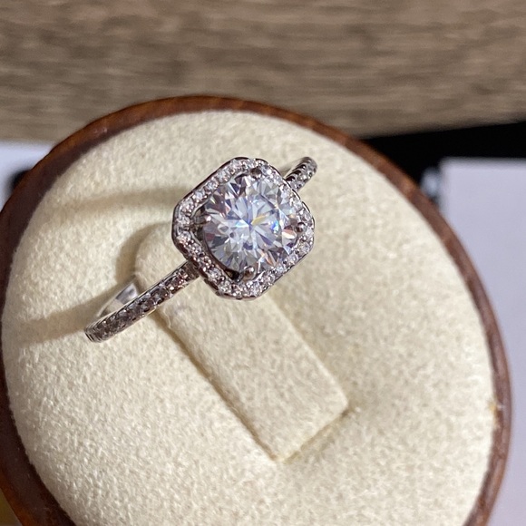 1Ct GRA Halo Moissanite Engagement Ring 18KGP S925 NEW - Picture 3 of 11